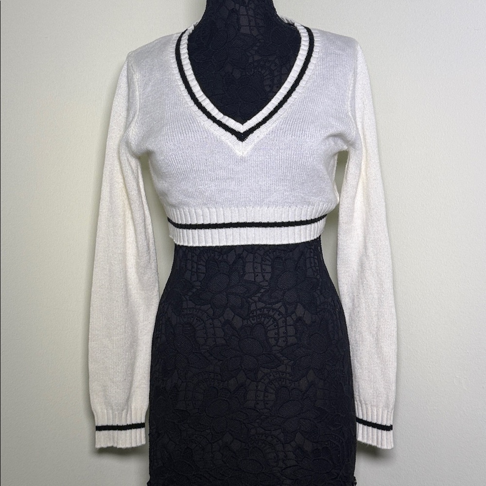 Divided by H&M White & Black Varsity Stripe Crop Sweater | V-Neck | Long Sleeve - Picture 1 of 5